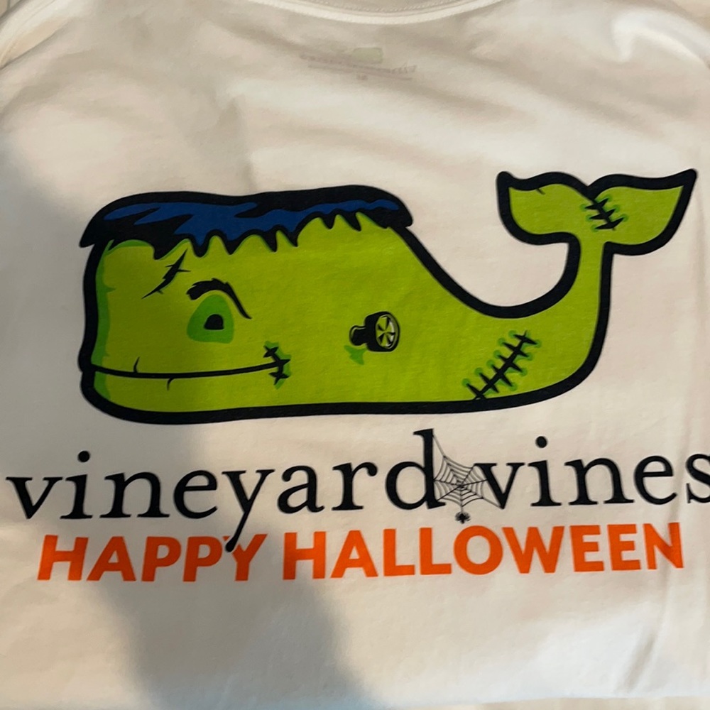 Vineyard Vines  Halloween tee
